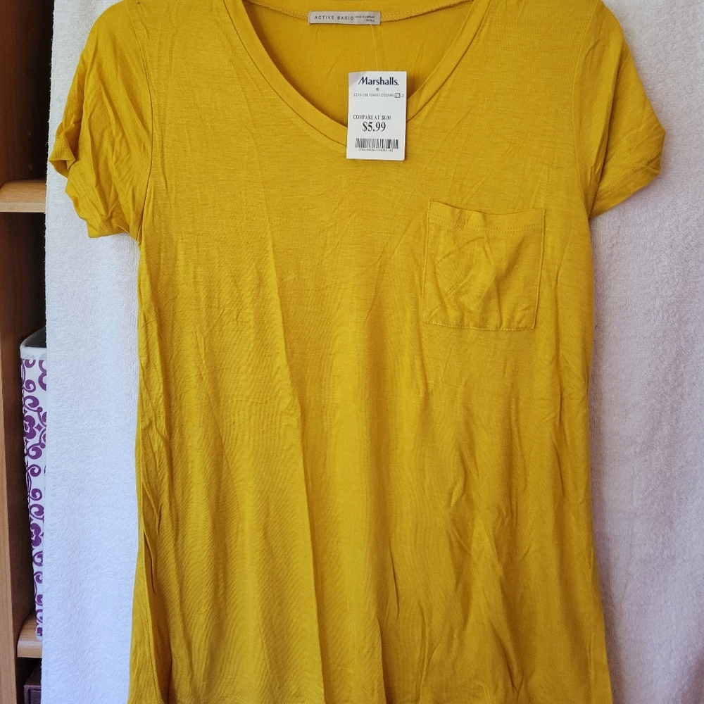 Gold Pocket tee NWT